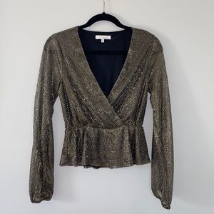 June & Hudson: Long-sleeved shiny low cut shirt